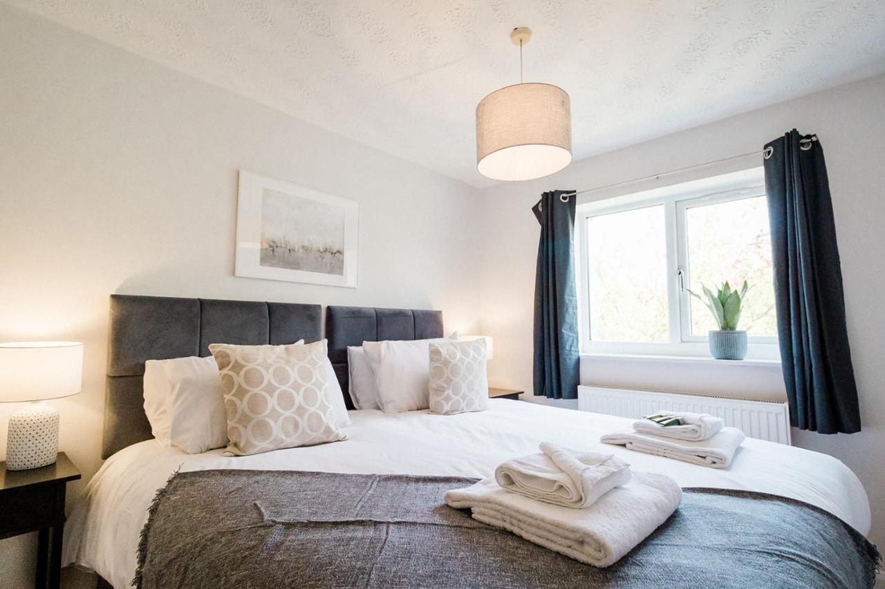 The Oval House By Silva Cmk Stylish House With Garden & Parking Eco-Serviced Accommodation Milton Keynes Eksteriør bilde