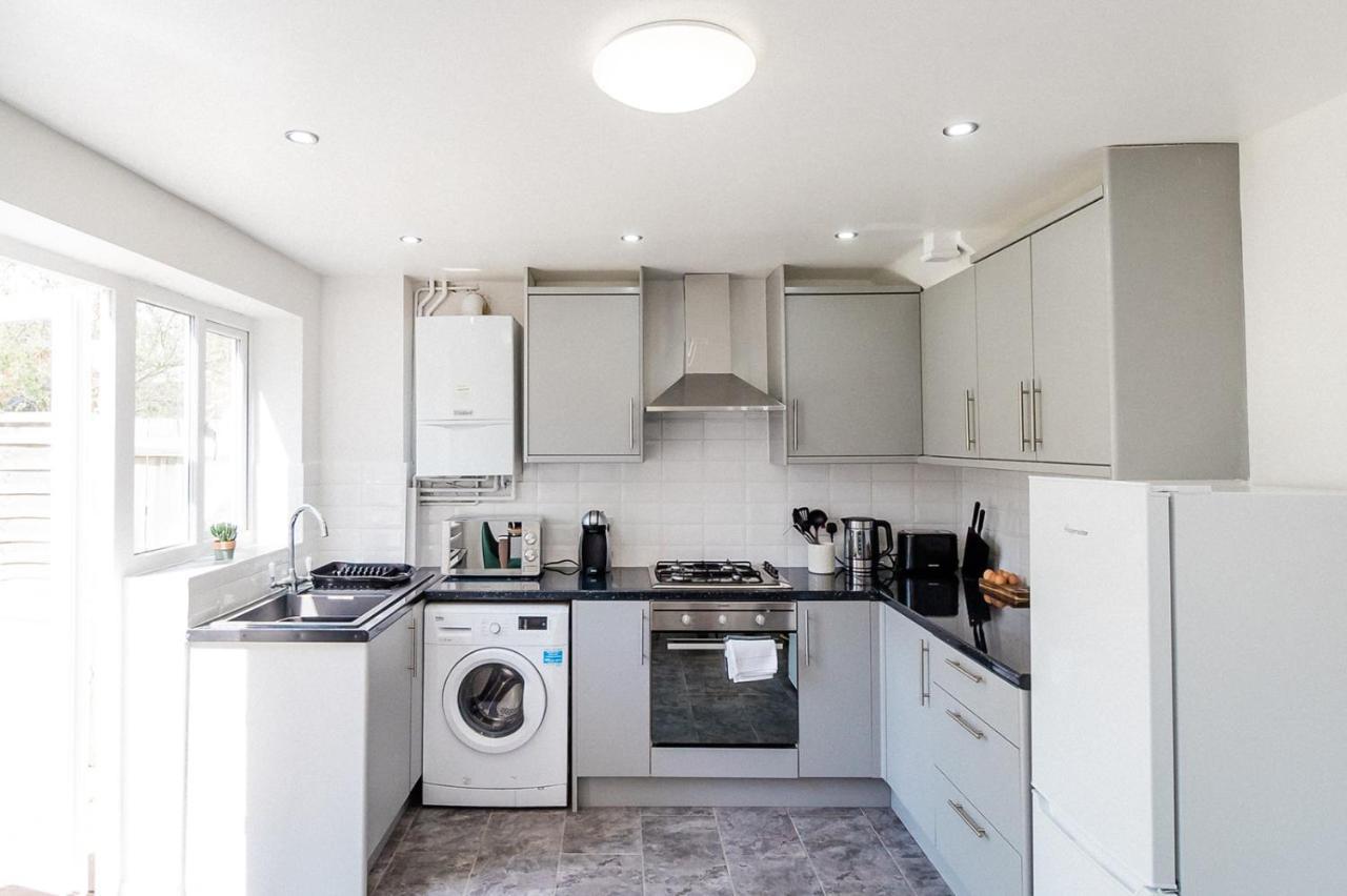 The Oval House By Silva Cmk Stylish House With Garden & Parking Eco-Serviced Accommodation Milton Keynes Eksteriør bilde