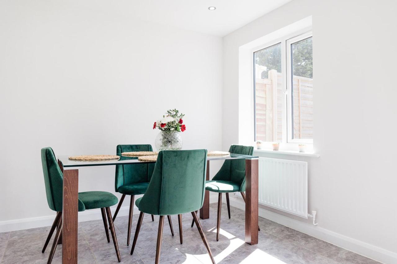 The Oval House By Silva Cmk Stylish House With Garden & Parking Eco-Serviced Accommodation Milton Keynes Eksteriør bilde
